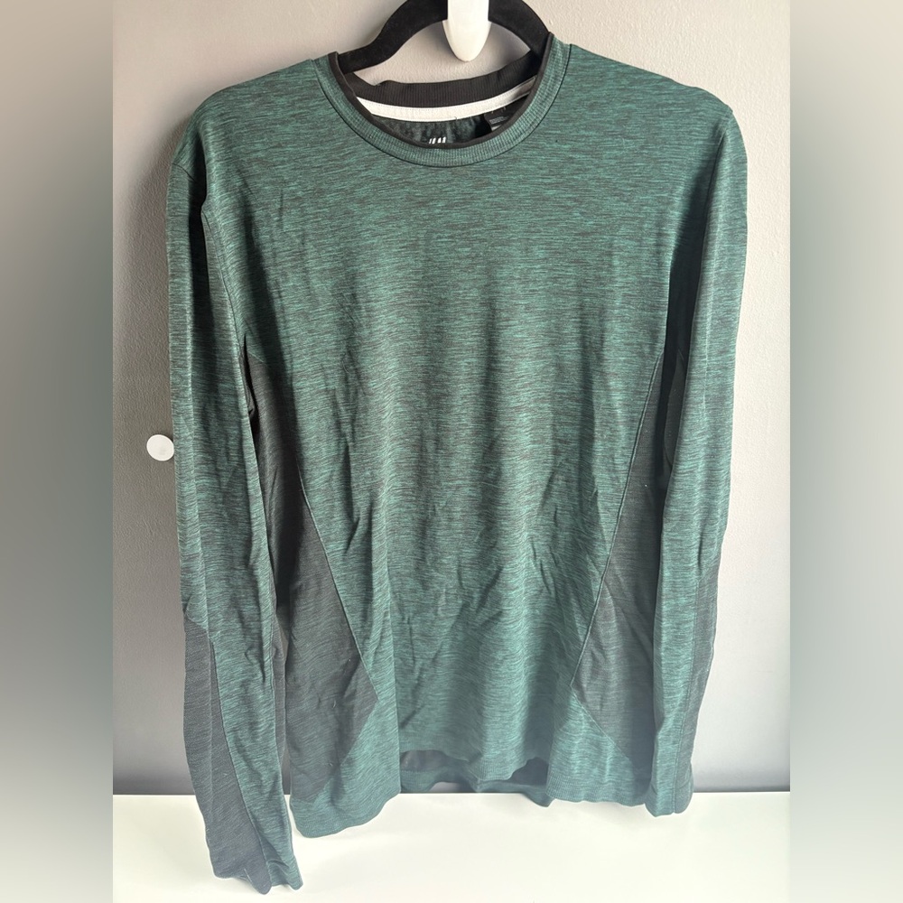 H&M Green Long Sleeve Tee with Crew Neck